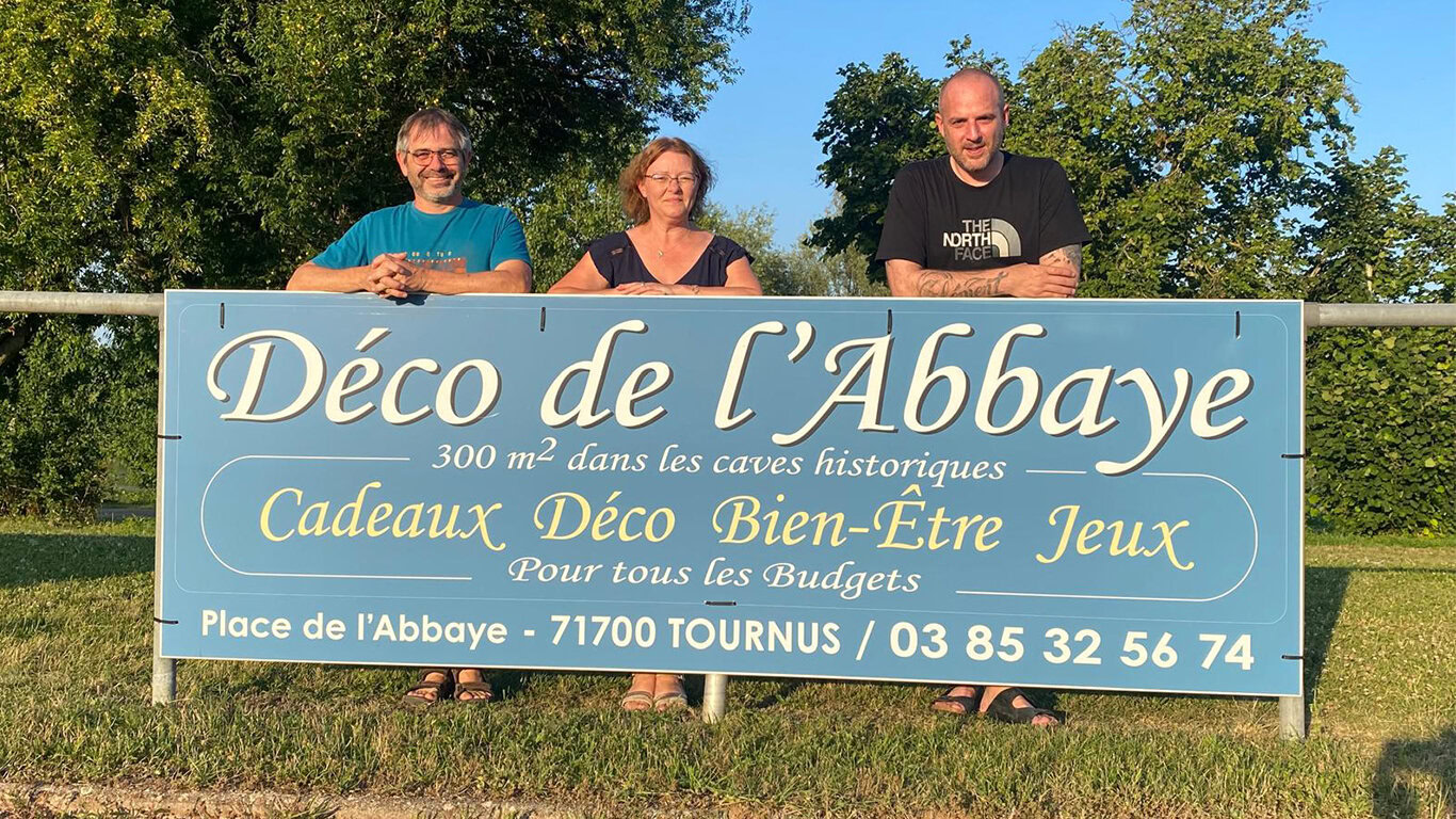 remise-panneau-déco-de-l-abbaye-a-s-tournus-foot